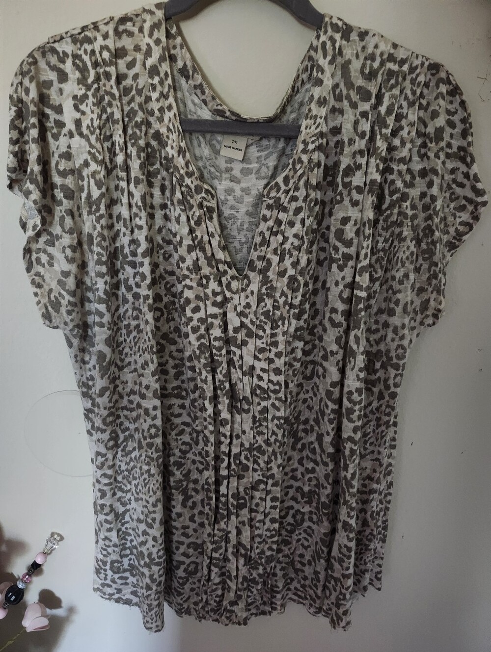 Lucky Brand Gray Leopard Print V-Neck Tunic Top